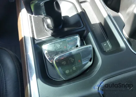 2022 Chevrolet Silverado 1500 4Wd Standard Bed High Country from USA, damaged, VIN 1GCUDJETXNZ512558